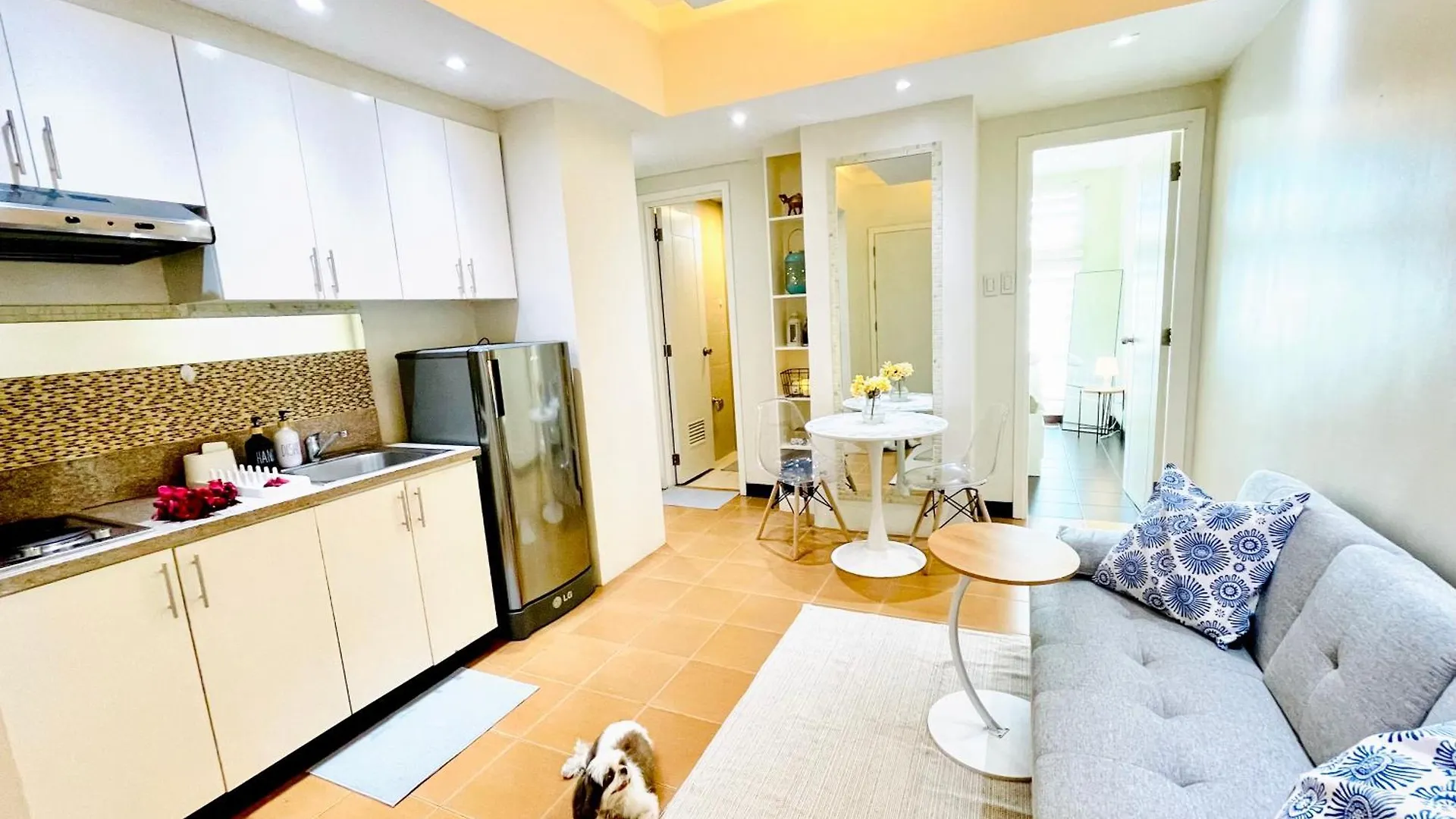 Hayahay Vacay Apartment Manila
